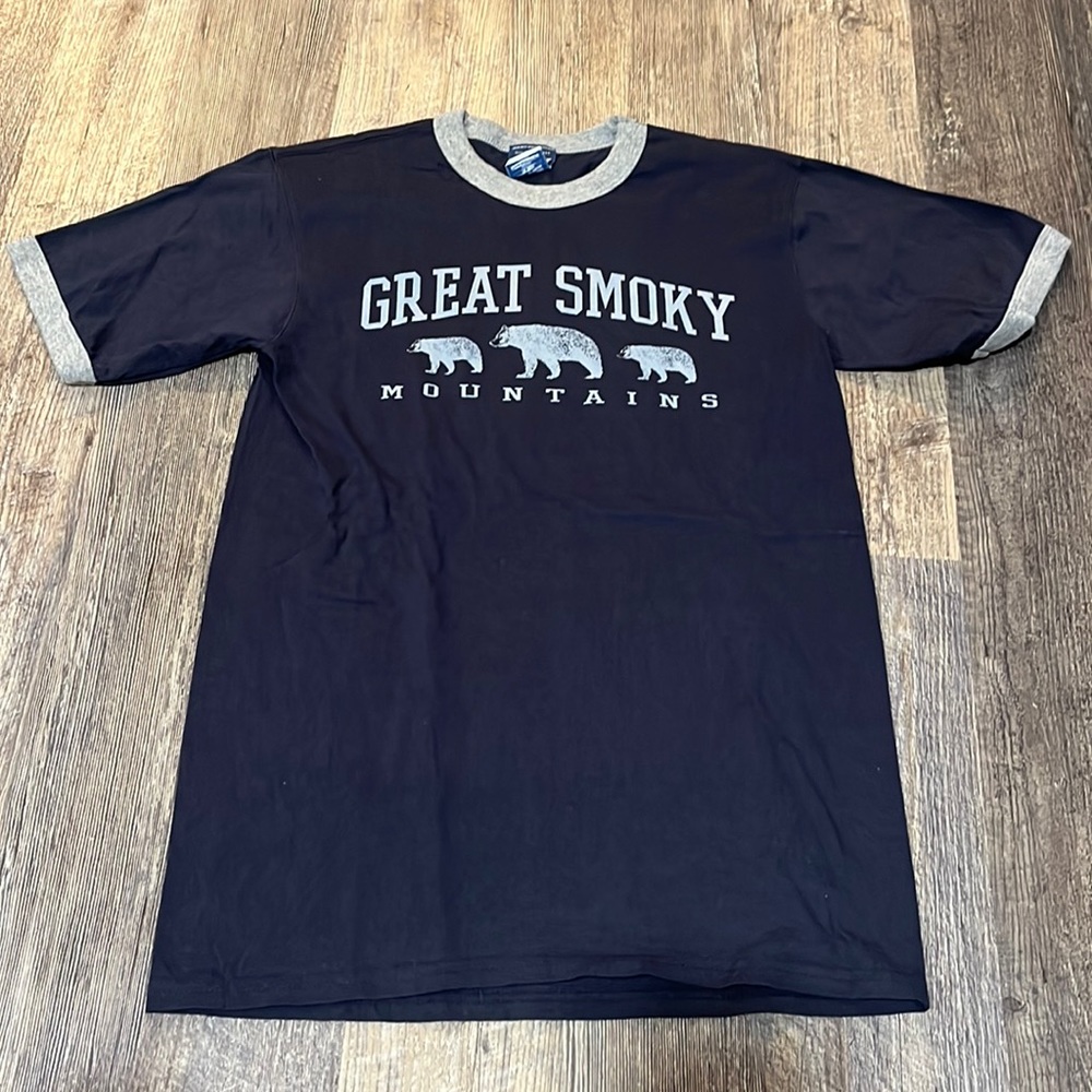 “Great smoky mountains” t-shirt size medium